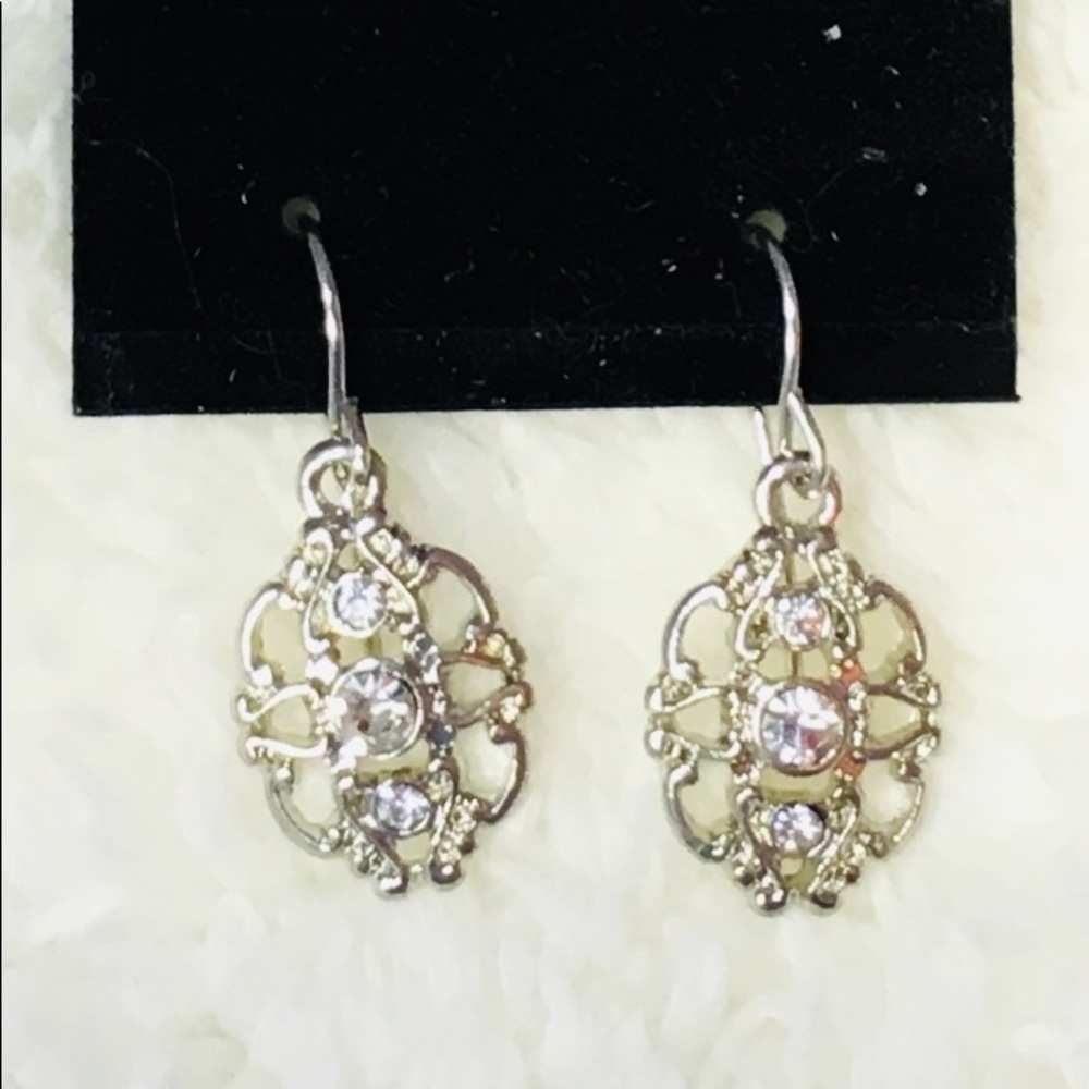Dangle earrings